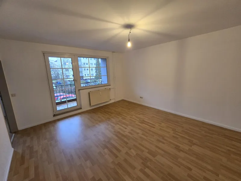 BITTE KEINE ANRUFE! Neubau-Wohnung mit Balkon und EBK im Herzen Spandaus — photo 1